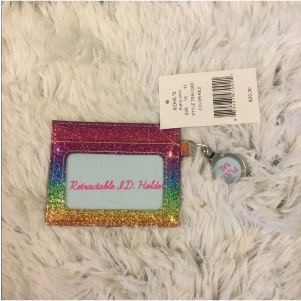 Kohl’s Woman’s or student retractable ID case attached retractable clip